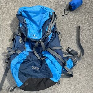 Deuter ACT lite 60+10 SL hiking backpack, blue, with rain/checked bag cover